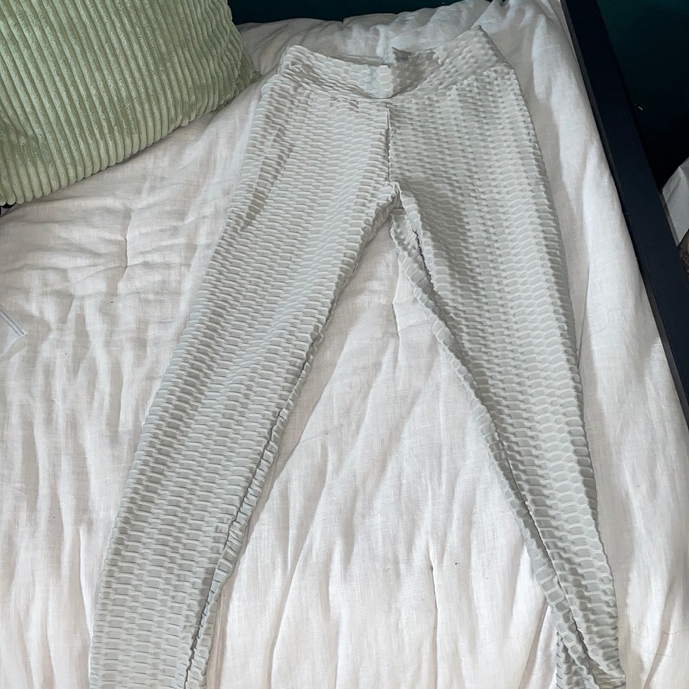 Scrunch butt leggings